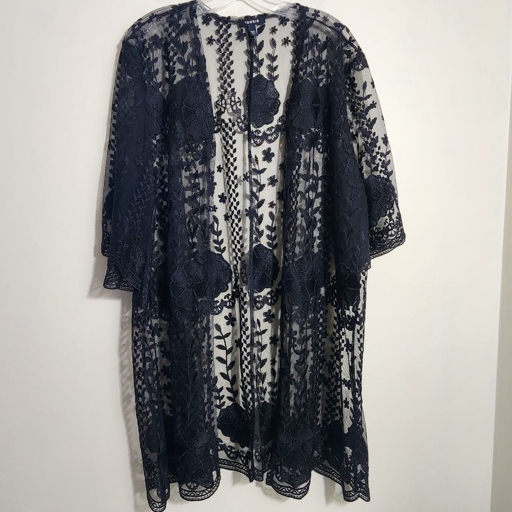 Torrid open‎ front black lace crochet scalloped edge kimono woman's size large
